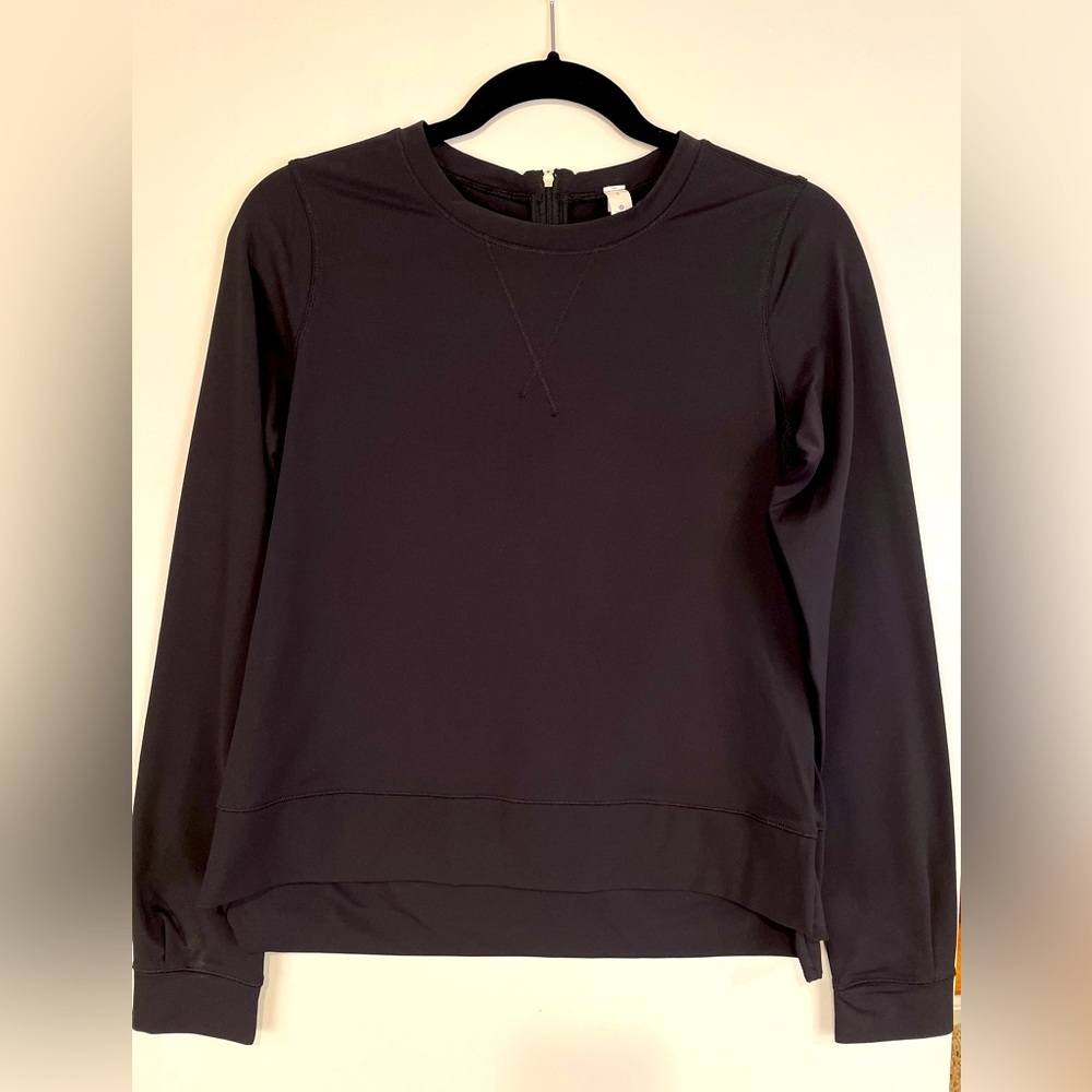 NWT Lululemon Black Warm Up Crew Size 8